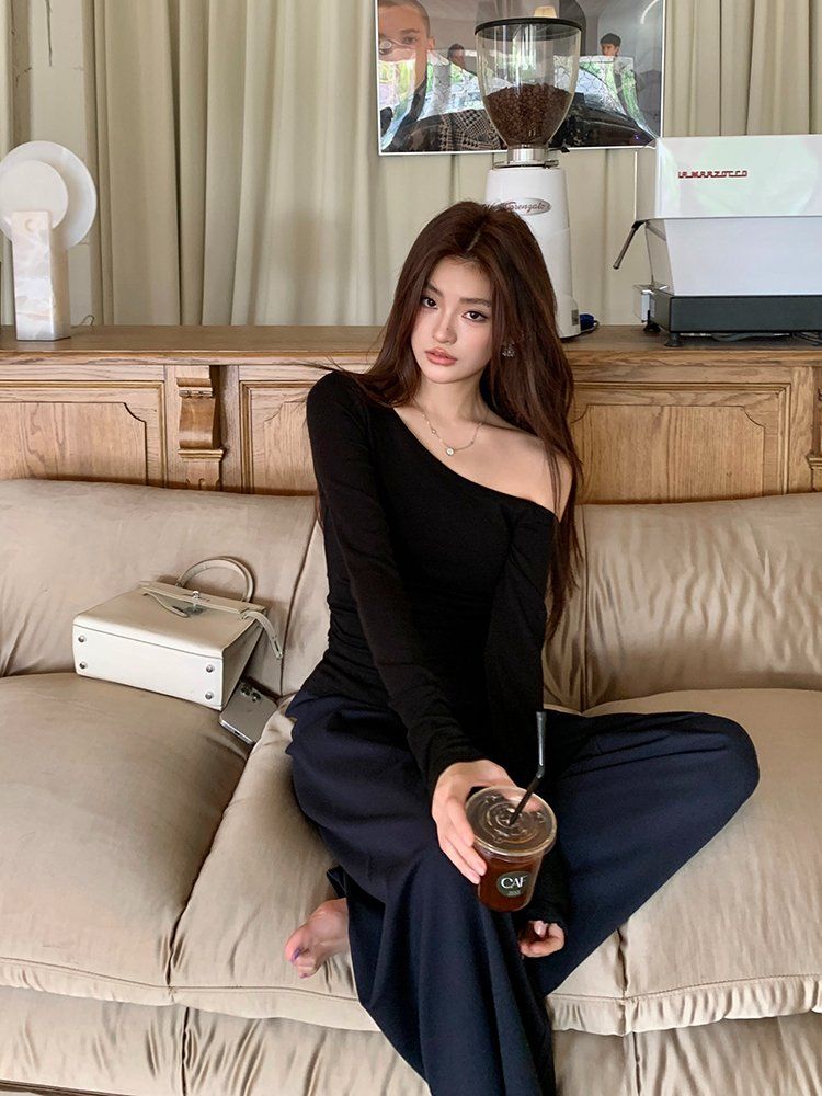 가을 데일리 언발란스 오프숄더 골지 셔링 긴팔 슬림핏 레이온 티셔츠 블랙 차콜 레드 네이비 퍼플 - 상세 이미지 5