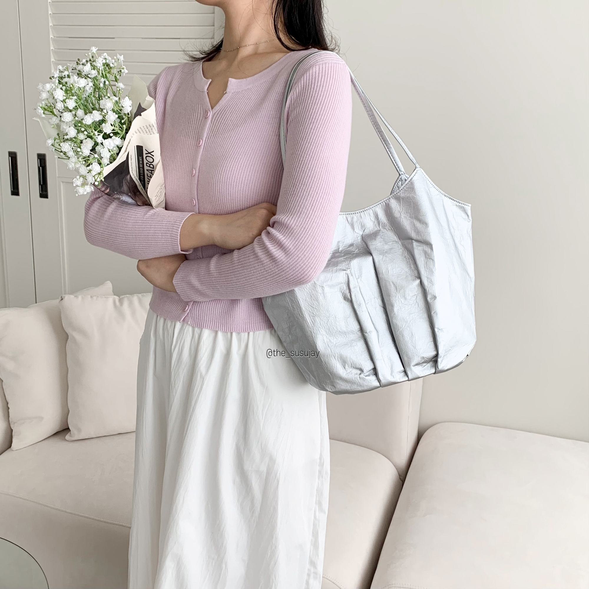 수수제이 글로시백 실버백 휘뚜루마뚜루 보부상가방 타이백 인조가죽가방 - 메인 이미지
