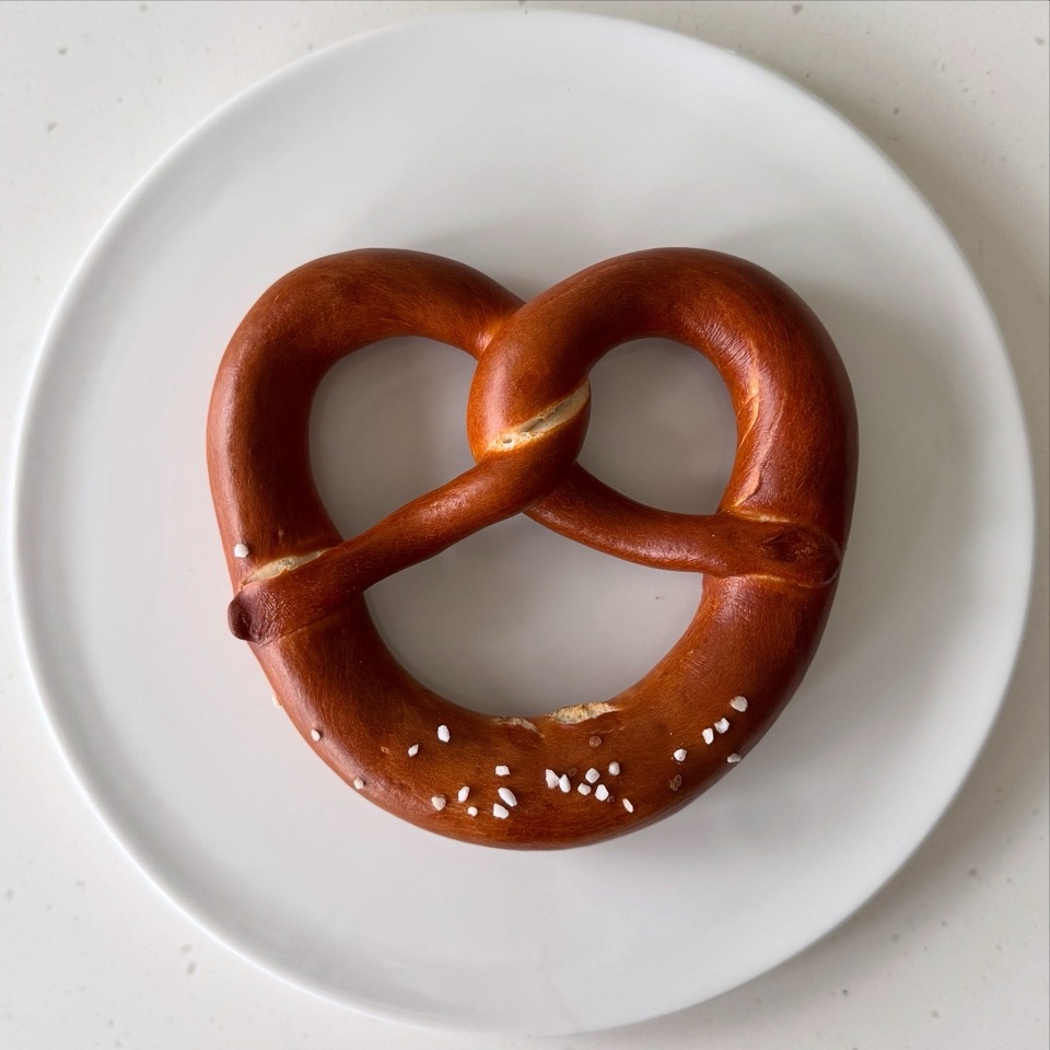 슈파스 디저트 독일 전통 브레첼 / 프레첼 치즈프레첼 프레츨 라우겐 독일빵 무설탕 건강빵