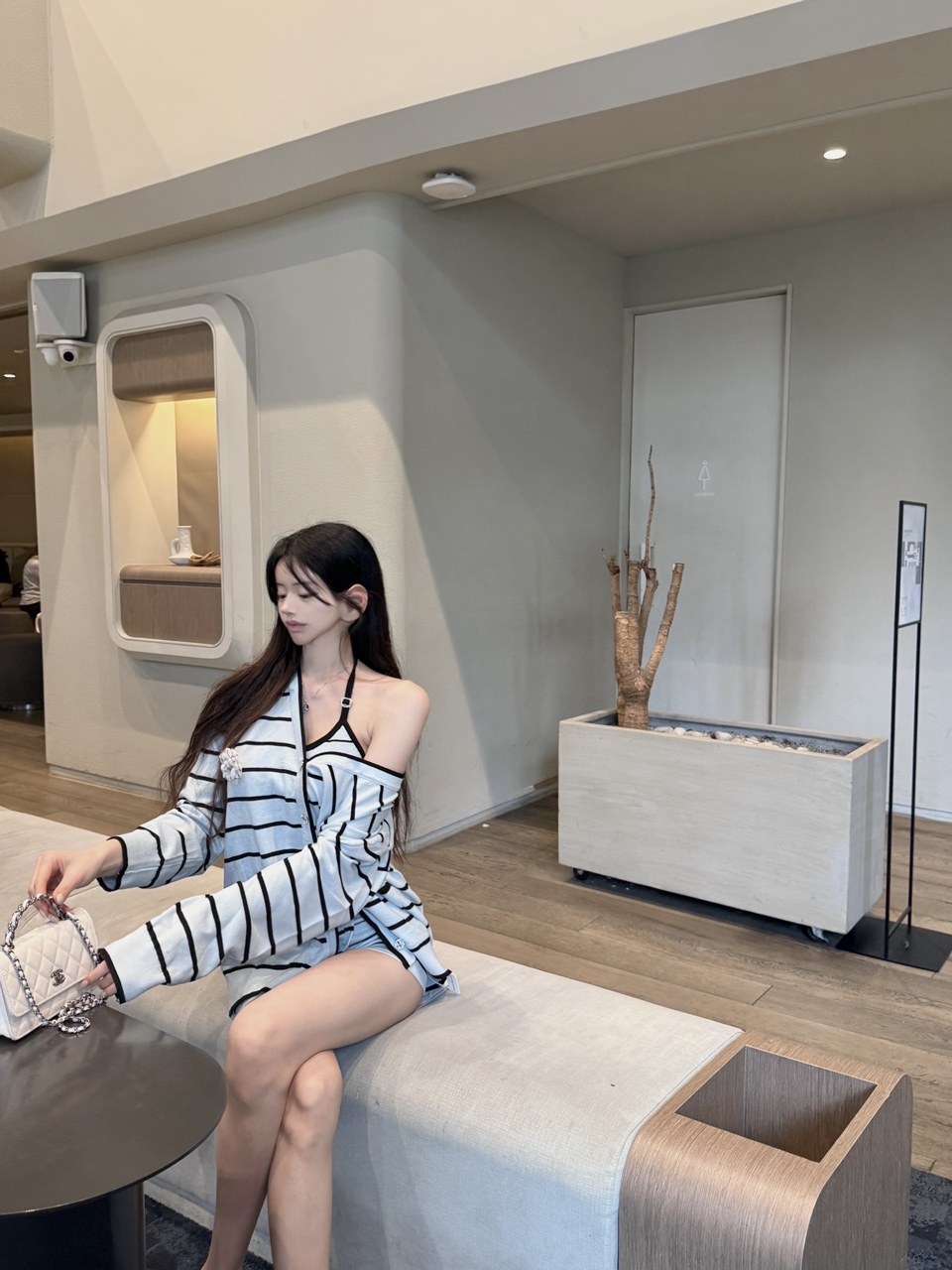 [수입/3set] 제니 블루 스트라이프 큐빅 소프트 브이넥 니트 가디건+랩 치마바지+홀터넥 나시  쓰리피스 세트 상세 이미지 14