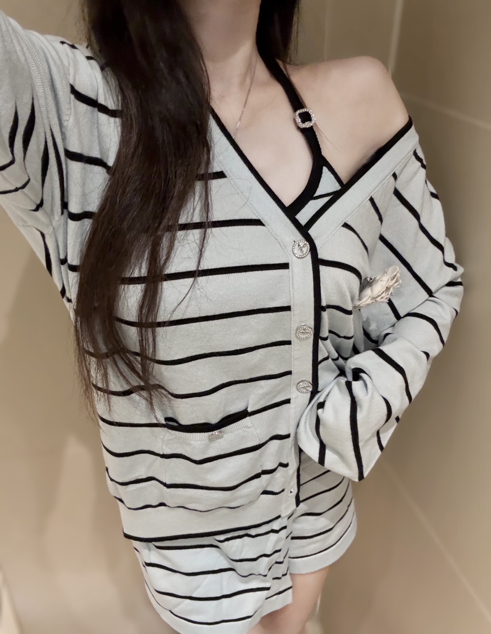 [수입/3set] 제니 블루 스트라이프 큐빅 소프트 브이넥 니트 가디건+랩 치마바지+홀터넥 나시  쓰리피스 세트 상세 이미지 1