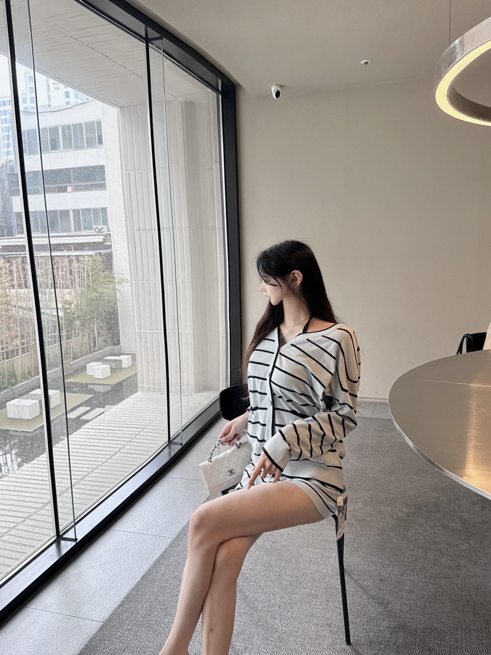 [수입/3set] 제니 블루 스트라이프 큐빅 소프트 브이넥 니트 가디건+랩 치마바지+홀터넥 나시  쓰리피스 세트 상세 이미지 5