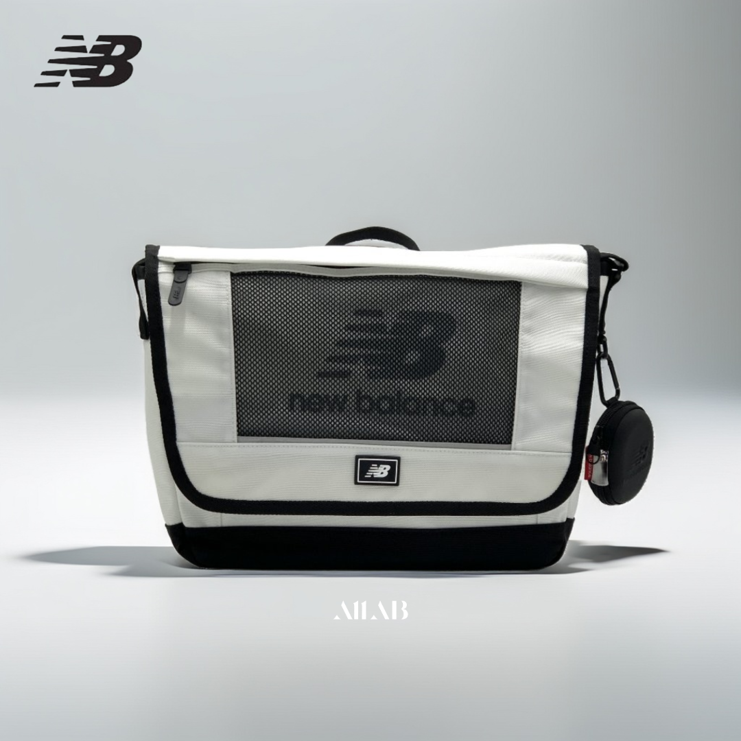 뉴발란스 키즈 에센셜 메신저백 화이트블랙