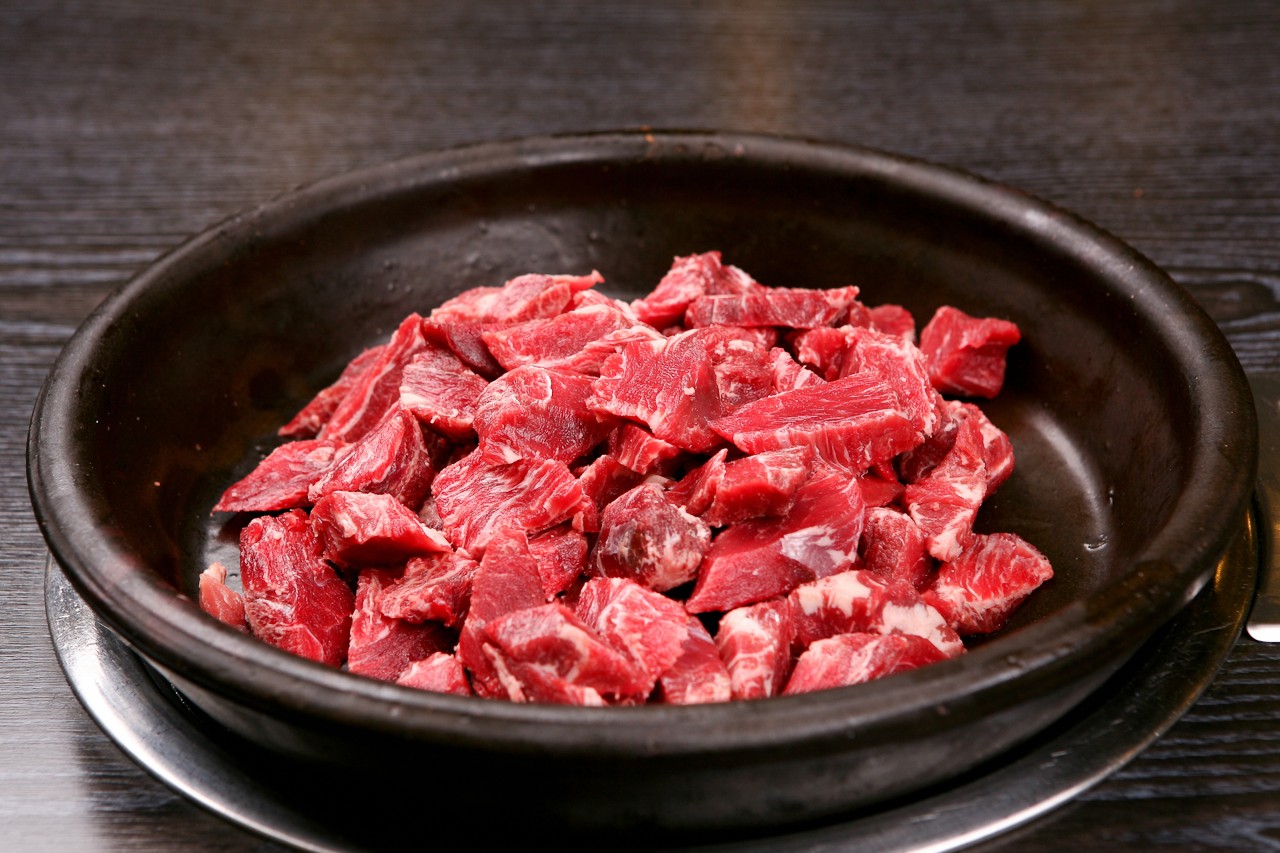 투쁠 한우 국거리 300g/500g / 깊고 진한 국물 맛 / 육개장 미역국 국용 이미지 6