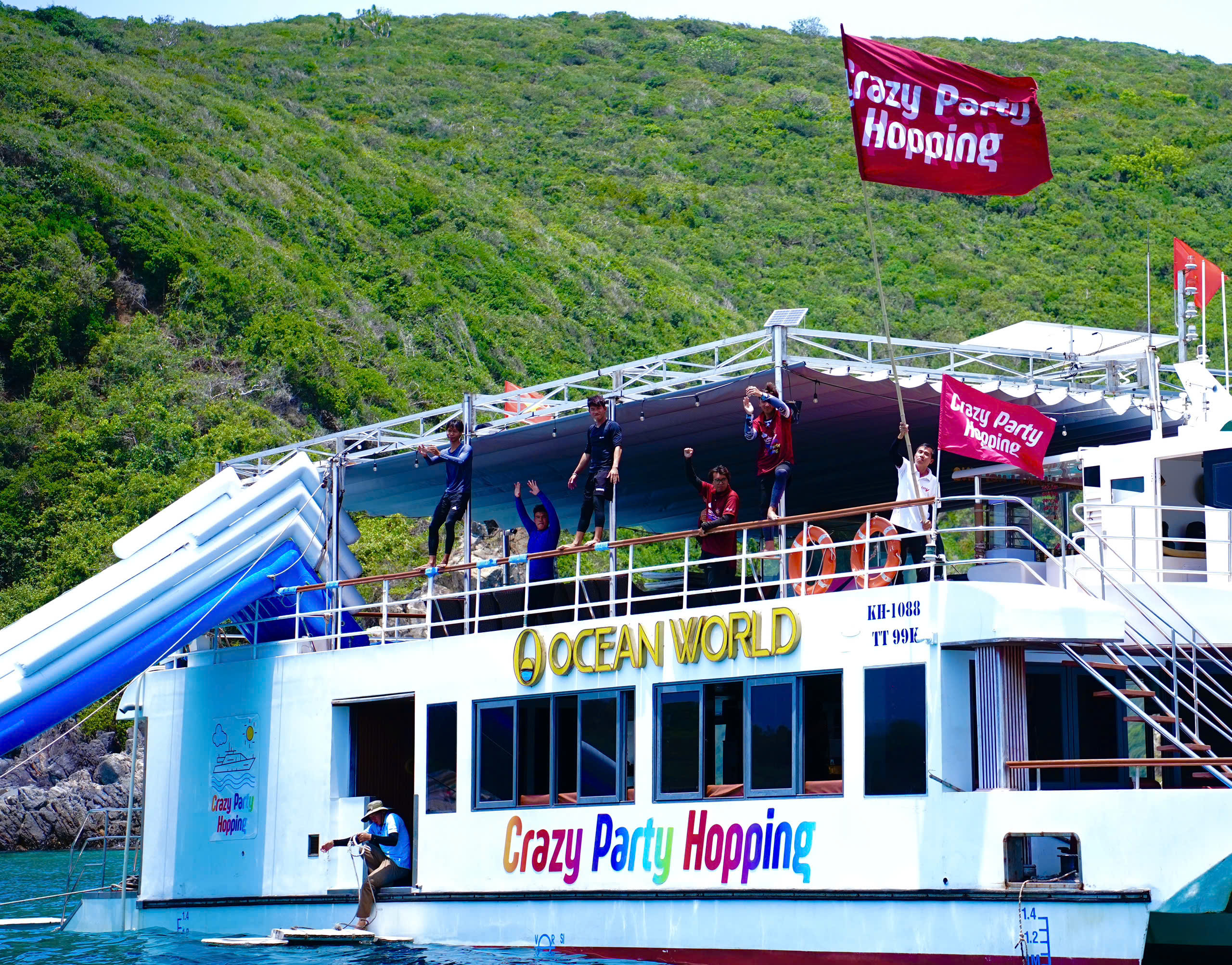 나트랑 호핑투어 크레이지 요트 미니비치 투어 무제한 맥주와 BBQ파티