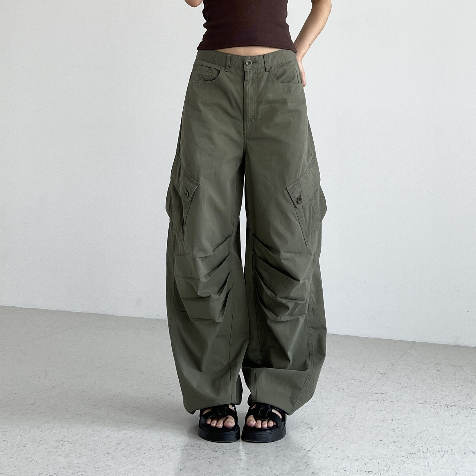 ootj 오오티제이 여성카고팬츠 코튼 면바지 봄 여름 여자 와이드 라이트 벌룬 카고팬츠 - 상세 이미지 4