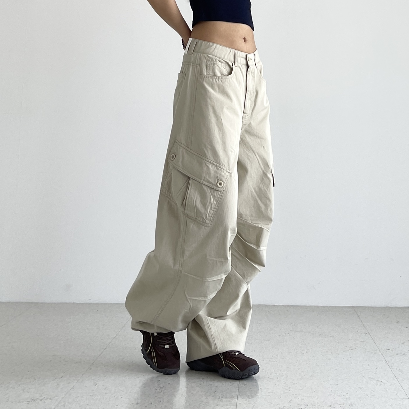 ootj 오오티제이 여성카고팬츠 코튼 면바지 봄 여름 여자 와이드 라이트 벌룬 카고팬츠 - 상세 이미지 3