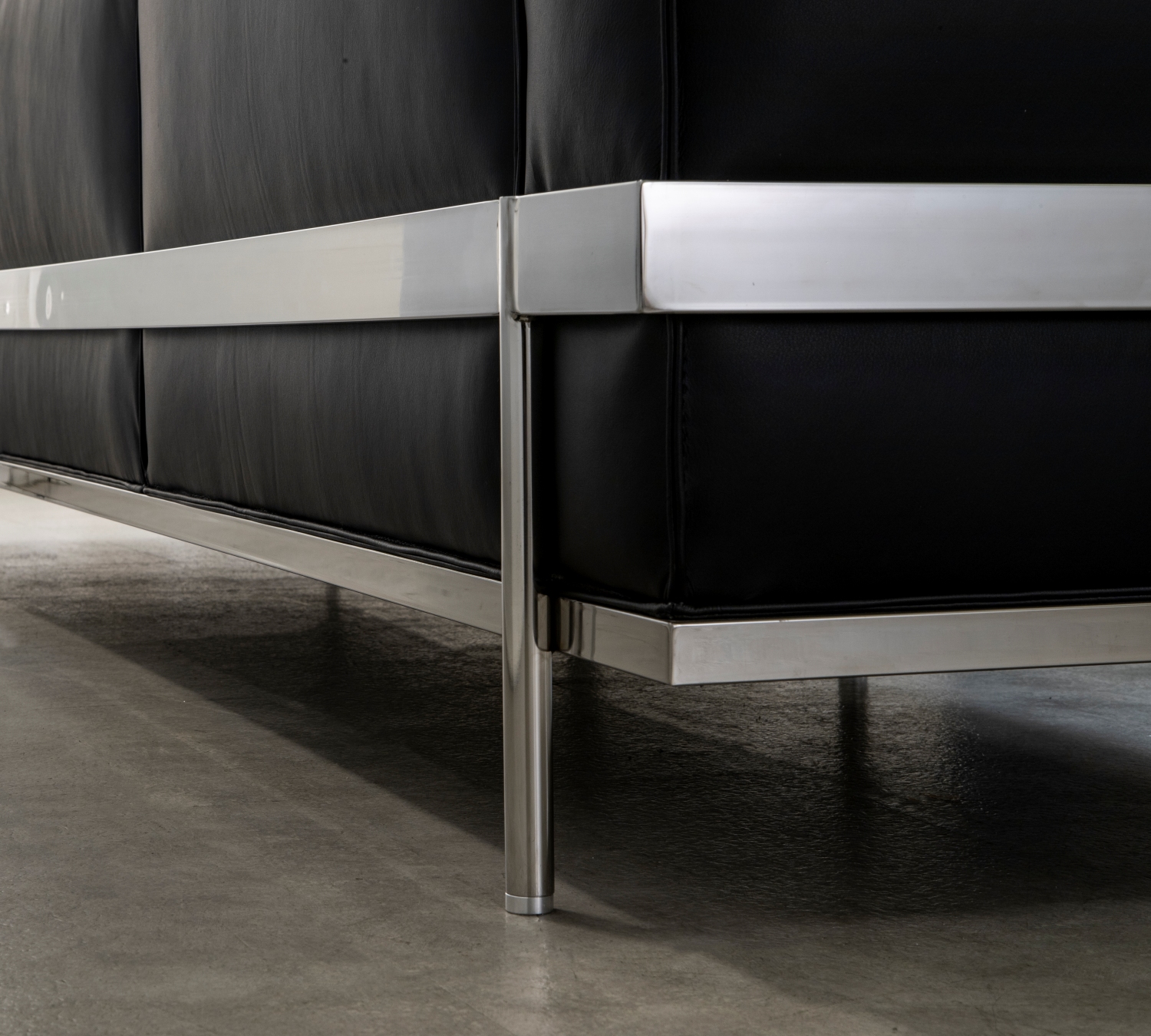 수아브 SE 03 모던 가죽 소파 천연면피 구스 통가죽 3-4인