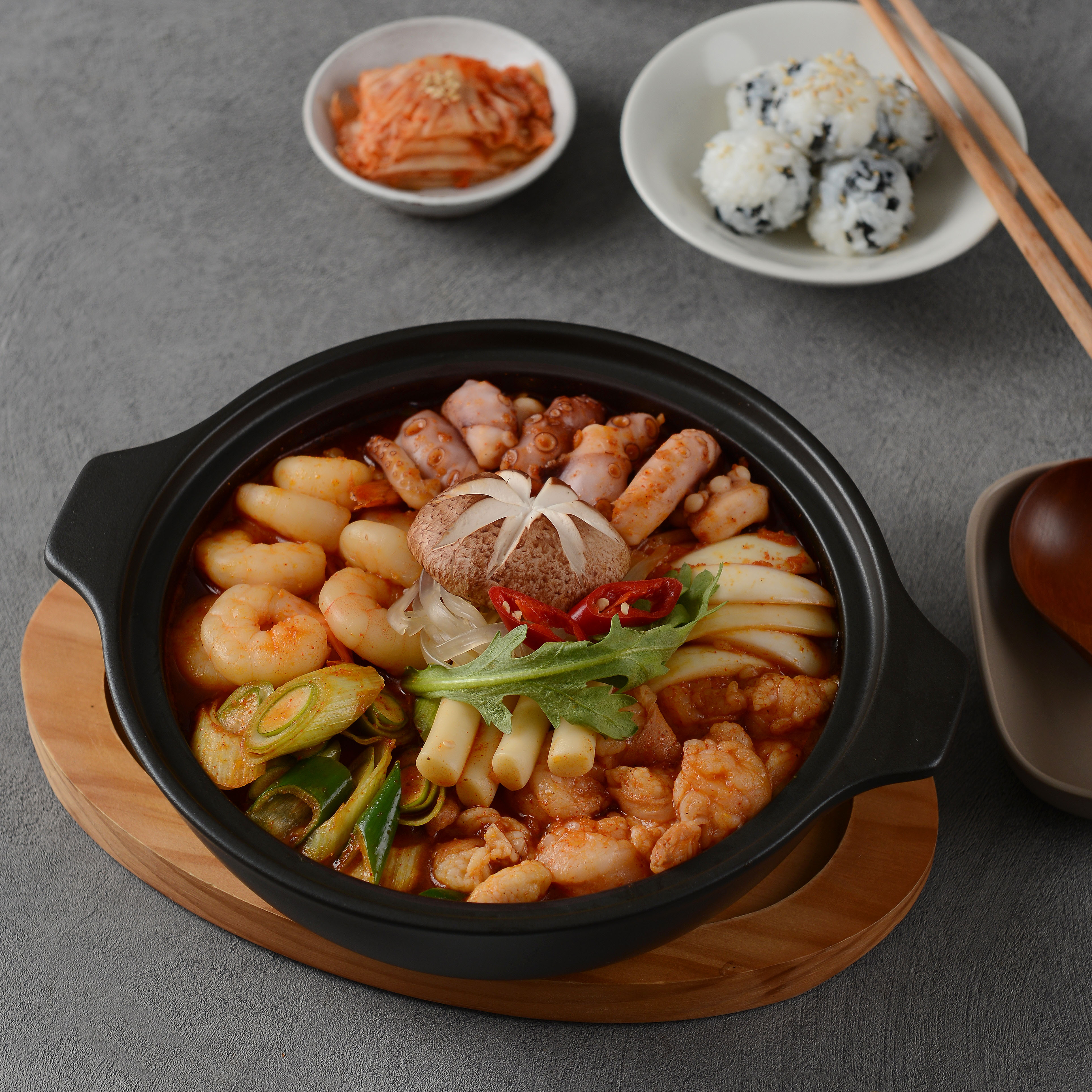 [악마의 낙곱새] 캠핑 손님상 술안주까지 1세트 / 매콤한 중독맛 / 간편 조리 - 상품 이미지