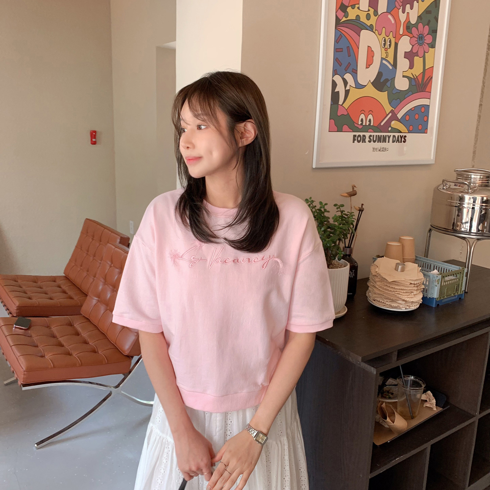 카히 자수 테슬 반팔 맨투맨 - 상품 이미지