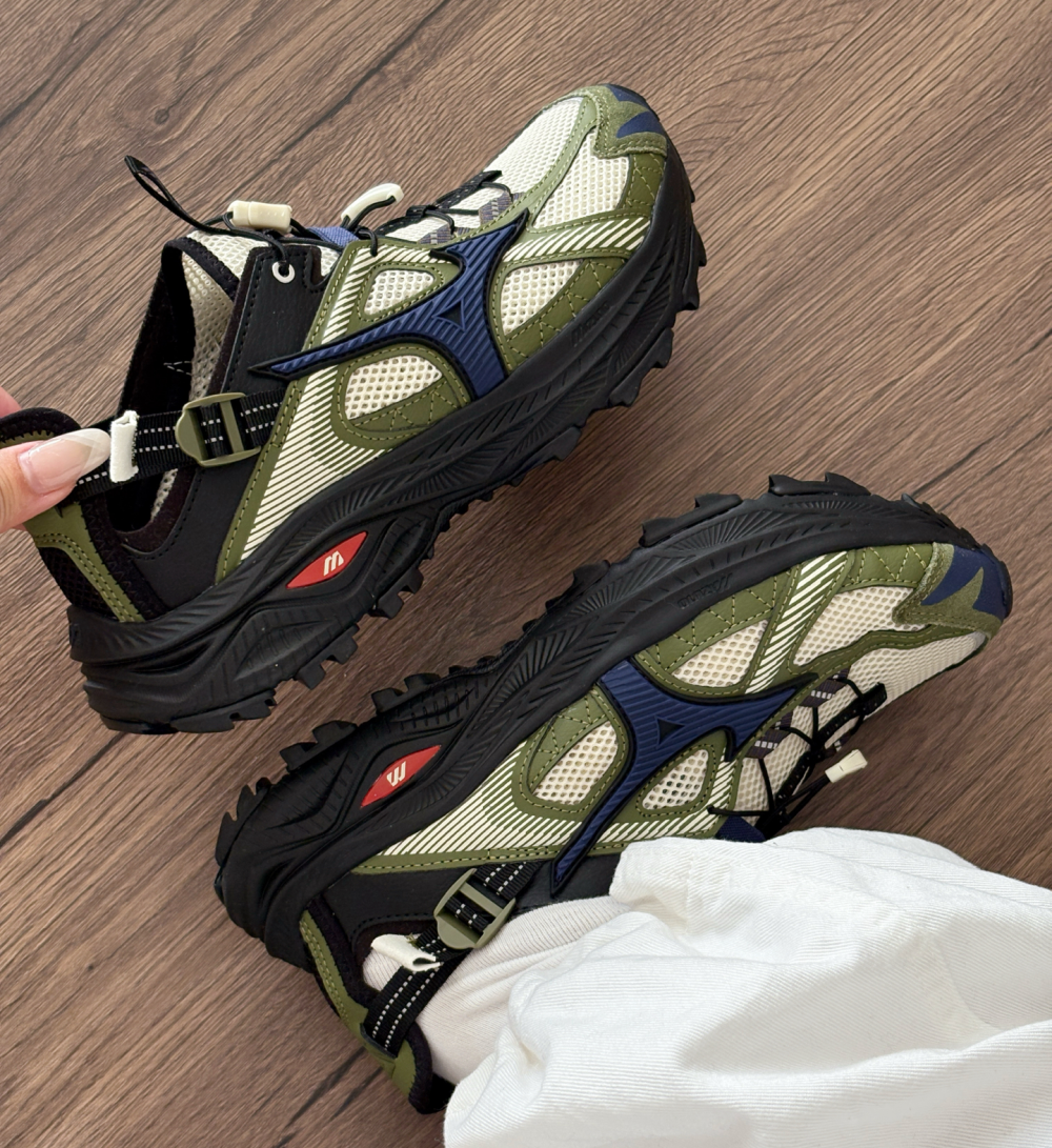 미즈노 레이서 트레일 SE 카키 샌들 고프코어