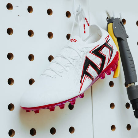 [해외]TLSS 축구화 스트라이커 711 MG 카본 멀티그라운드 포론인솔 SM0712-01