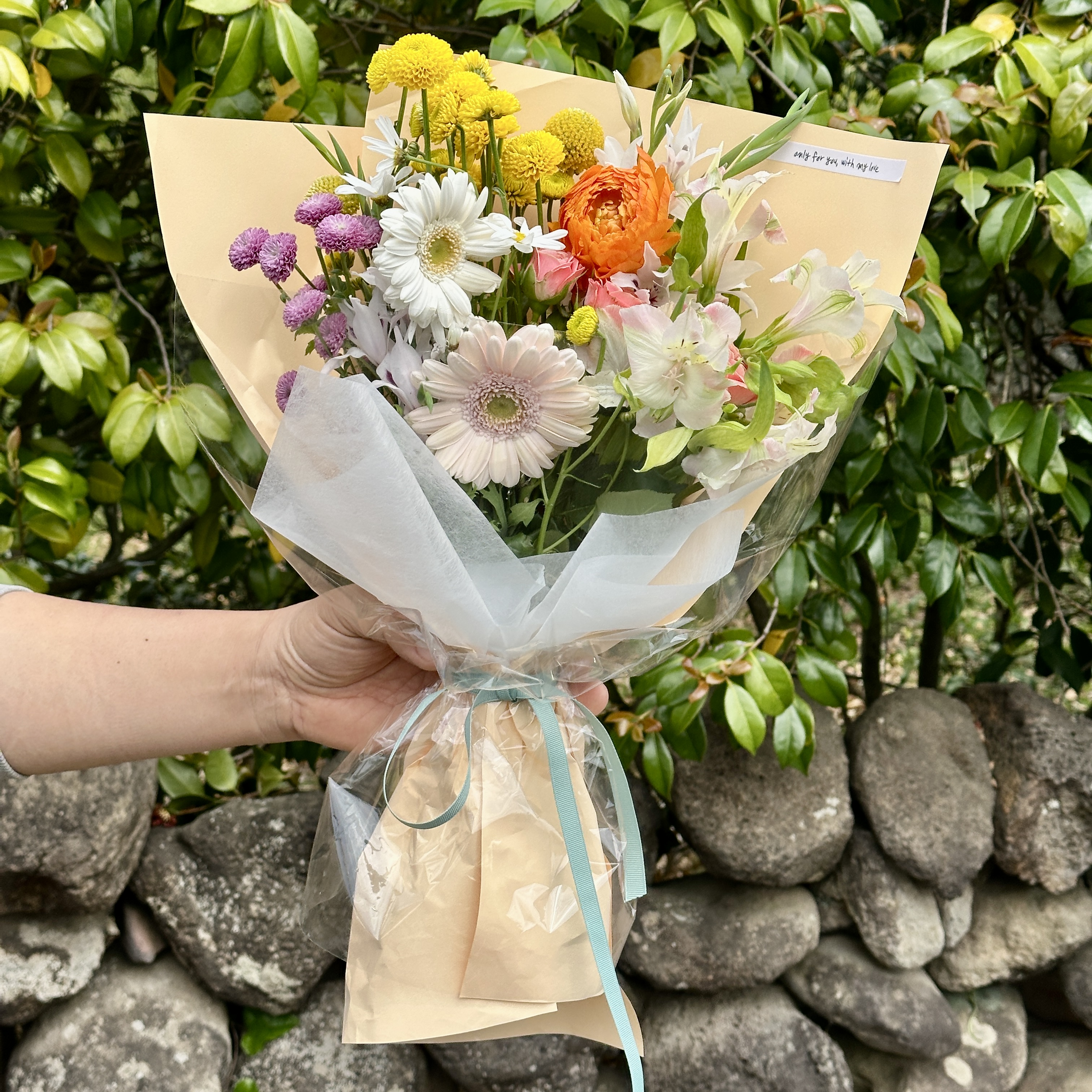 희록플라워 생화 계절 꽃 랜덤 꽃다발 중형 행복한다발 정기구독 생화택배 온라인꽃집