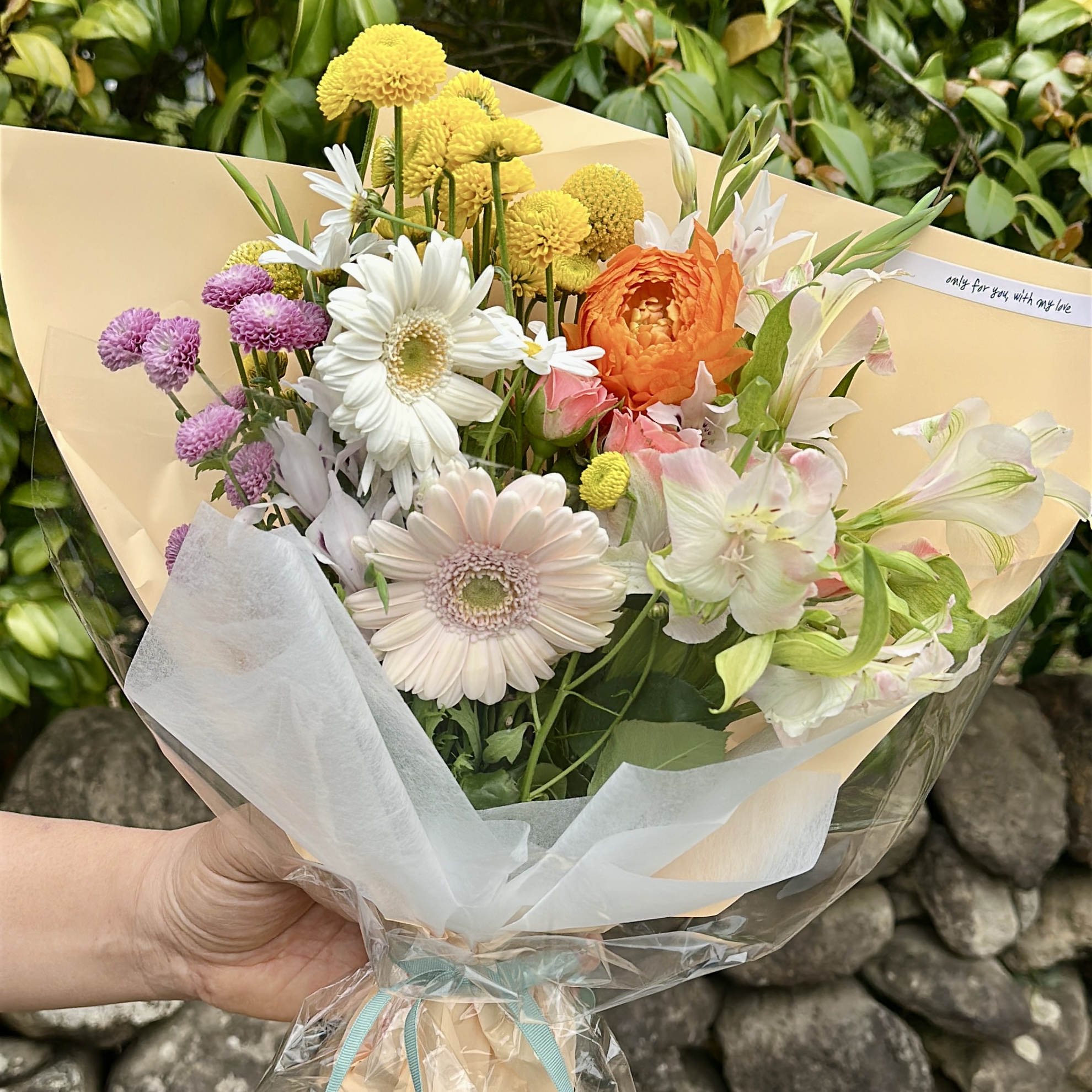 희록플라워 생화 계절 꽃 랜덤 꽃다발 중형 행복한다발 정기구독 생화택배 온라인꽃집