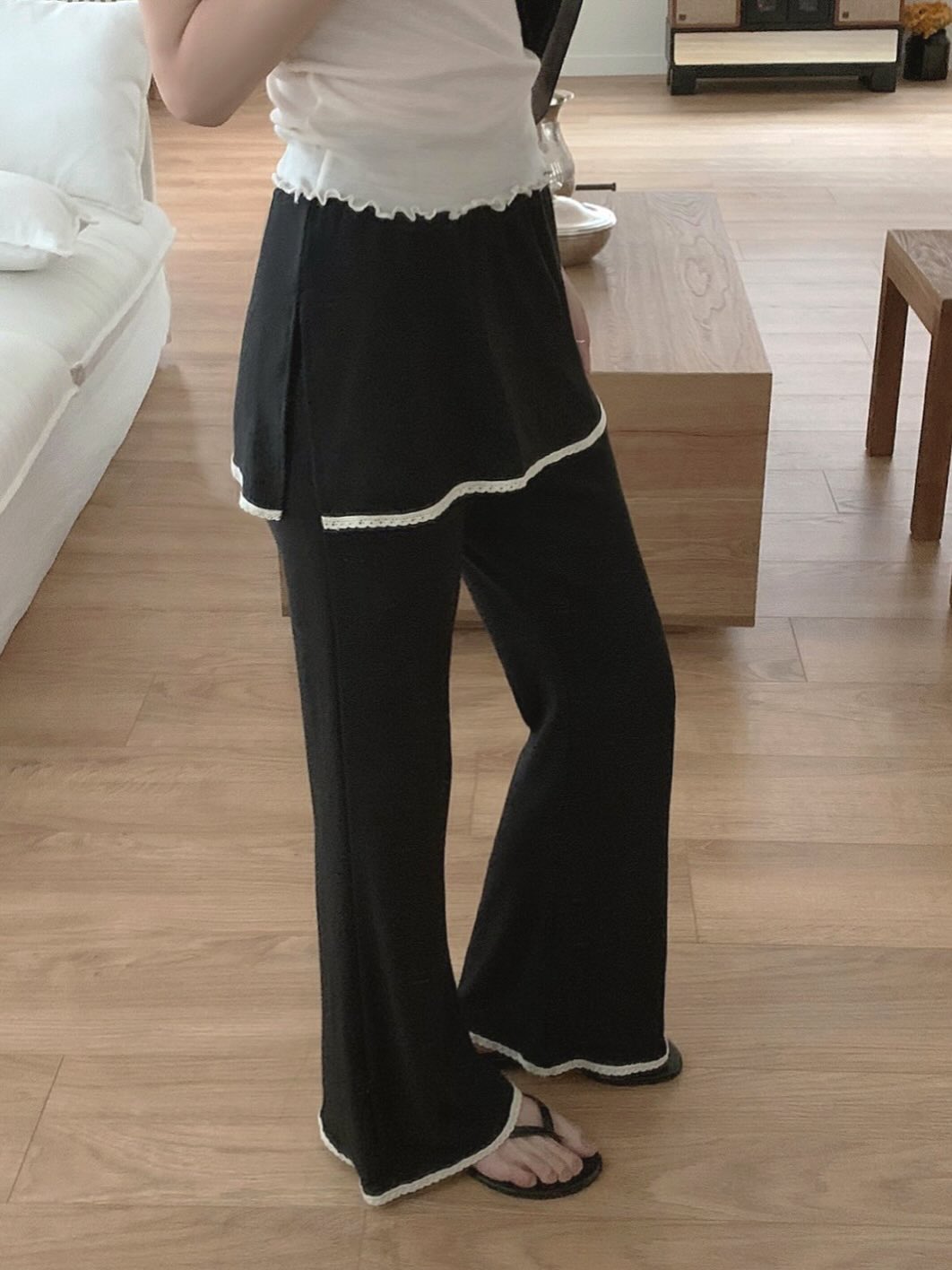 오버무드 여름신상 레이스 랩 치마 바지 레이어드 부츠컷 슬림 캐주얼 추리닝 팬츠 2color - 상품 이미지