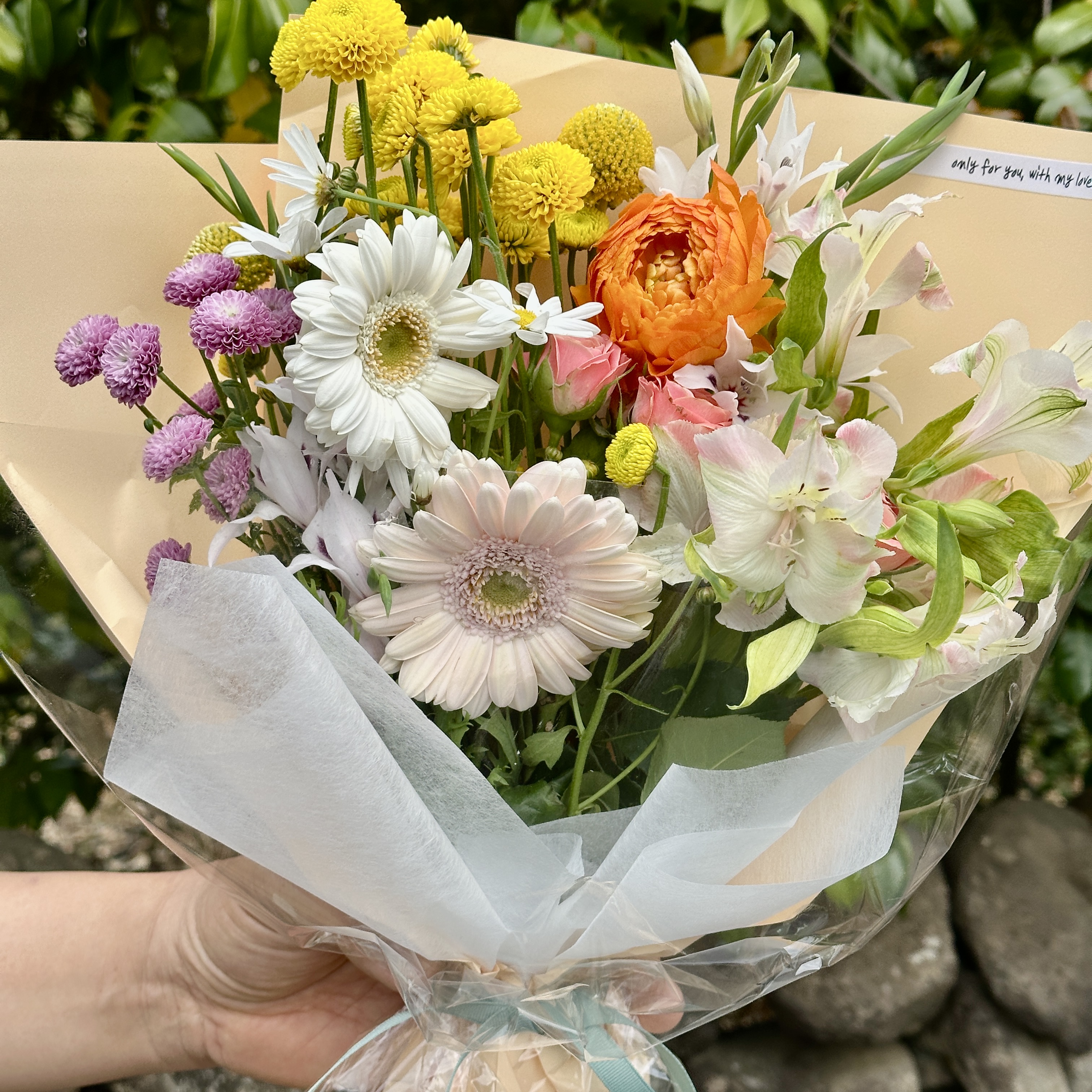 희록플라워 생화 계절 꽃 랜덤 꽃다발 중형 행복한다발 정기구독 생화택배 온라인꽃집