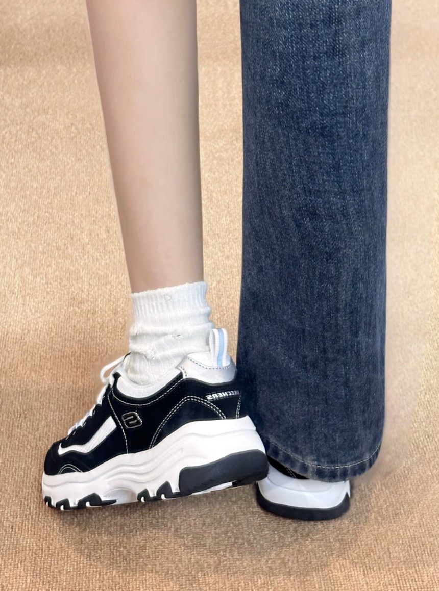스케쳐스 딜라이트 아이코닉 여성 운동화 블랙 화이트 88888250 - 상세 이미지 4