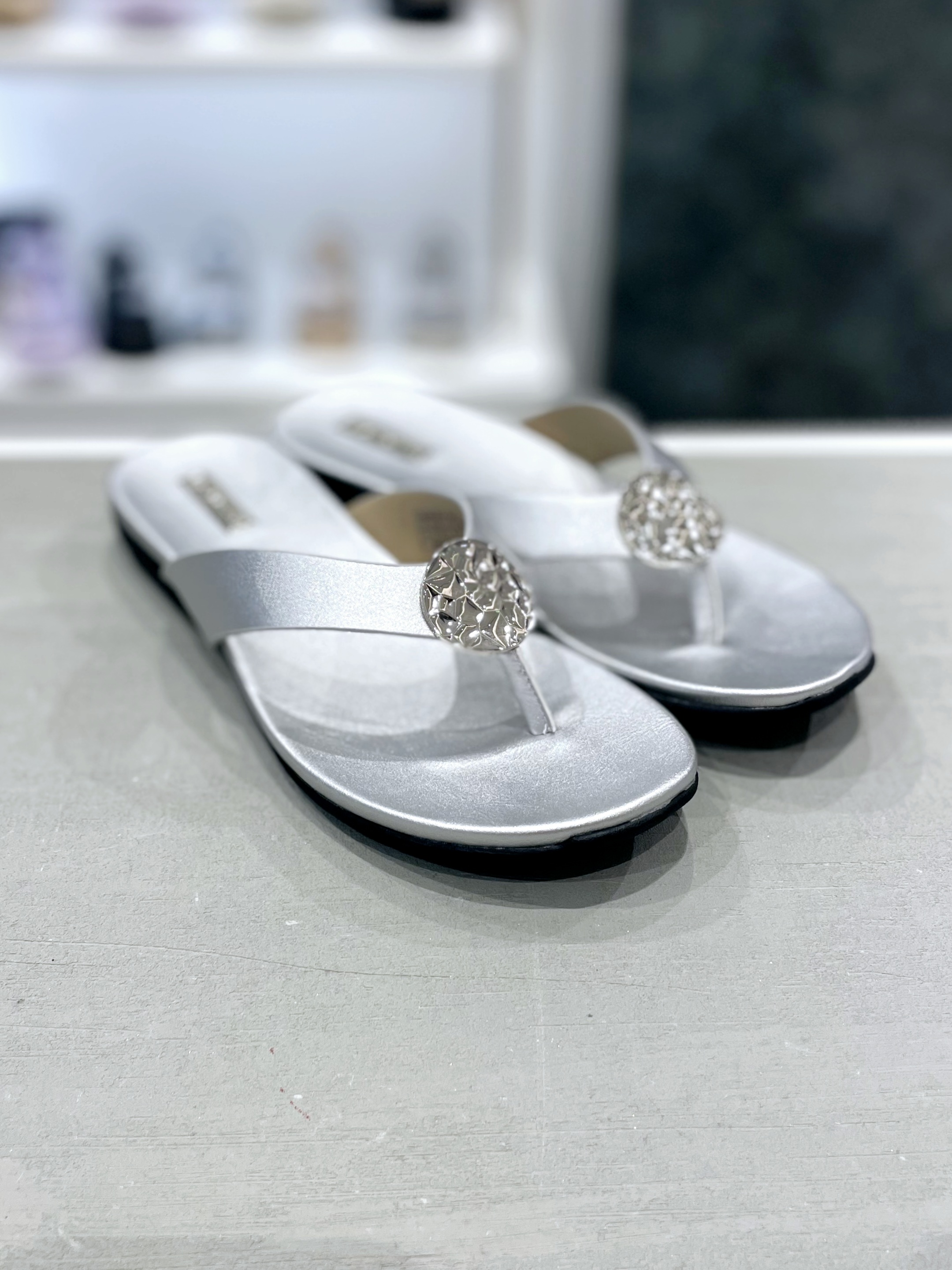 mubeat mall ジウ　カルメン　専用 Bearpaw MELLA シルバークッキングスリッパ K1027016RB-W