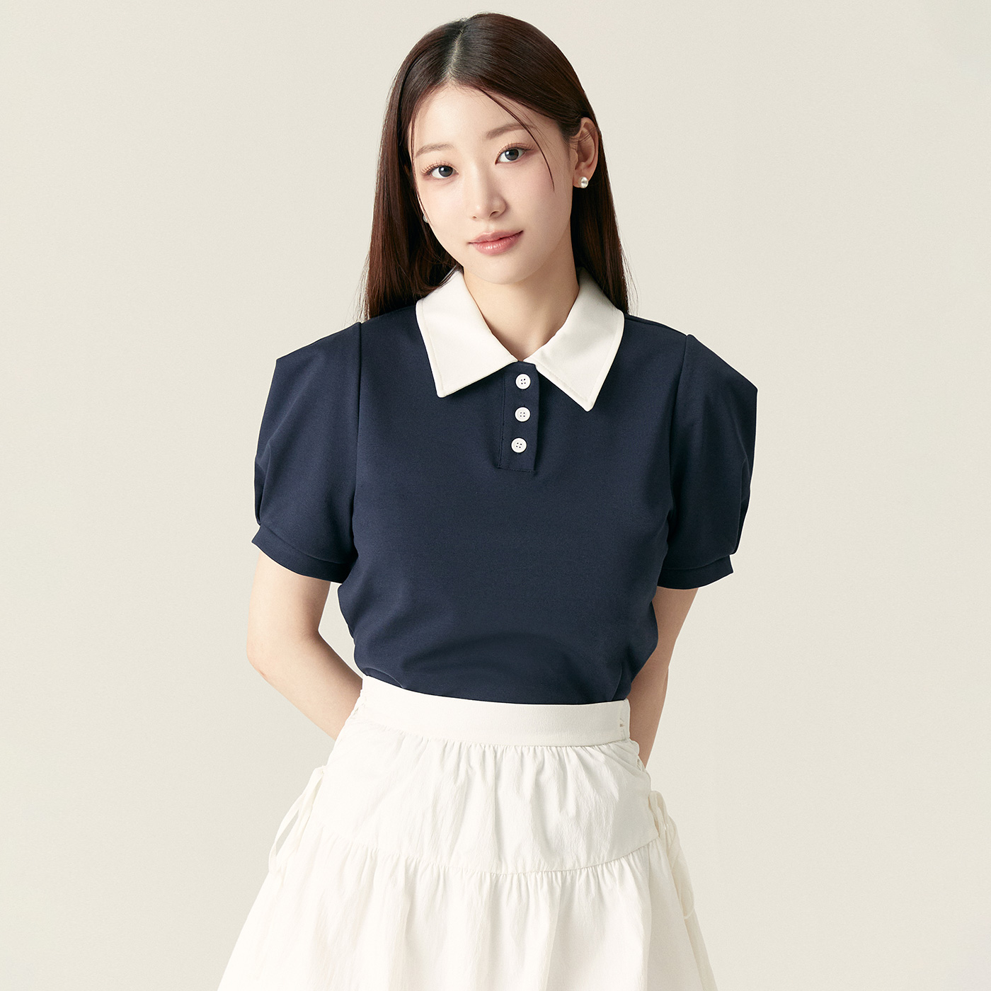 로엠 퍼프 카라 티셔츠 RMHWF24R12 - 메인 이미지