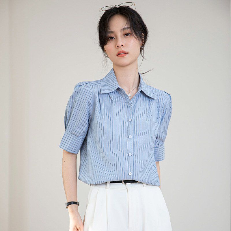여름 여성 약간 루즈핏 얇은 스트라이프 퍼프소매 카라 셔츠 데일리 블라우스 블루 - 상세 이미지 3