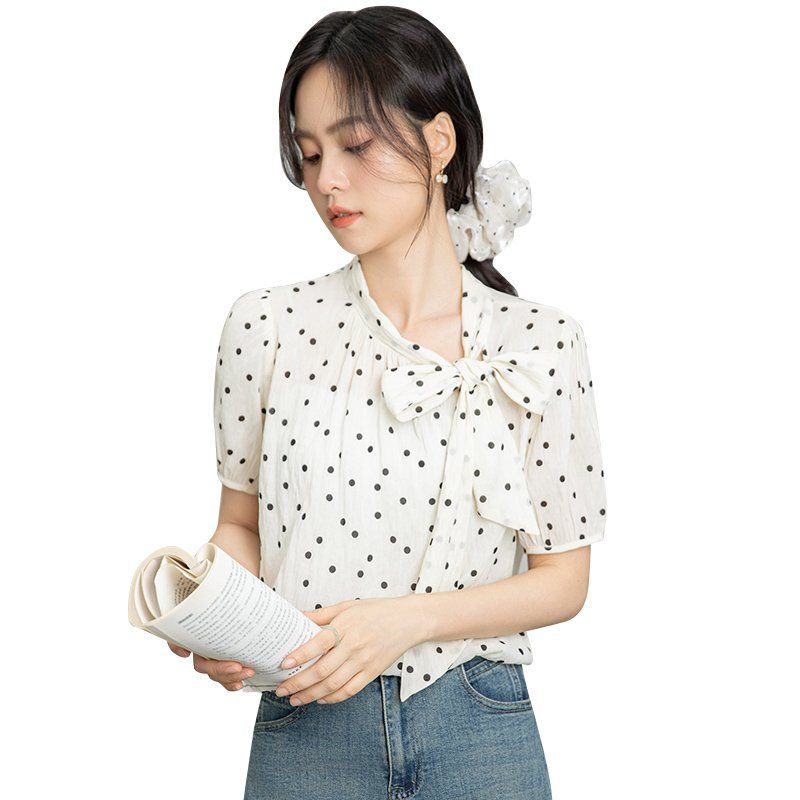 여름 여성 약간루즈핏 얇은 도트 리본타이 반팔 블라우스 데일리룩 아이보리 - 상세 이미지 5