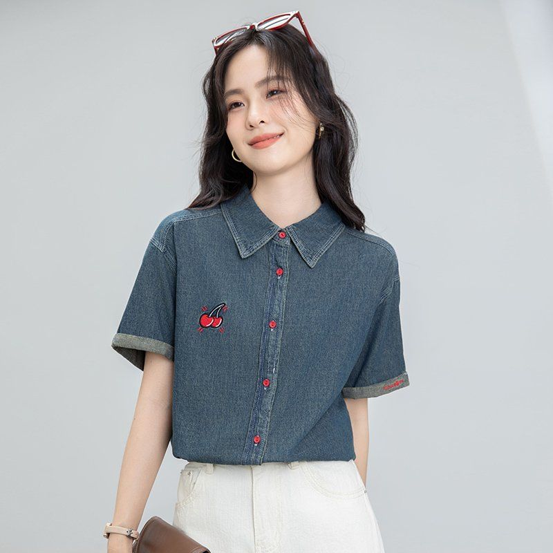 여름 간절기 여성 약간 루즈핏 데님 반팔 자수 카라 셔츠 데일리 블라우스 블루 - 상세 이미지 2