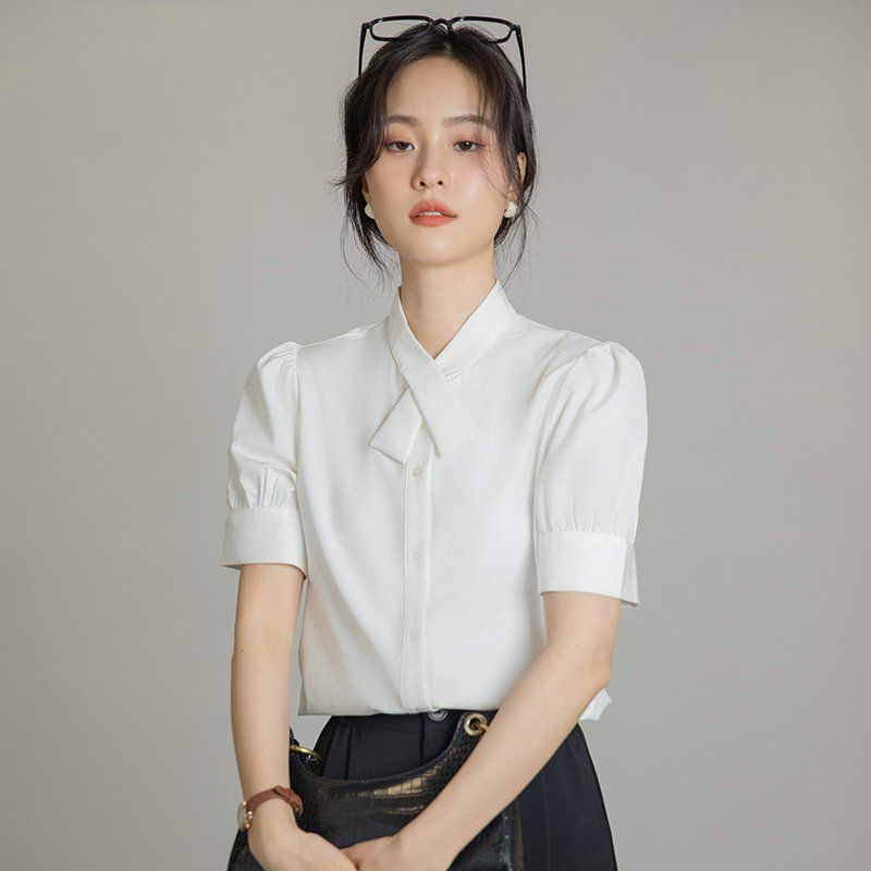 봄 여름 간절기 여성 약간루즈핏 얇은 핀턱 퍼프소매 카라 블라우스 데일리룩 화이트 - 상세 이미지 4