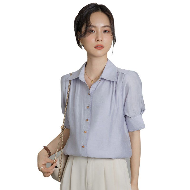 봄 여름 간절기 여성 약간 루즈핏 얇은 스트라이프 퍼프소매 카라 블라우스 데일리룩 라일락 - 상세 이미지 5