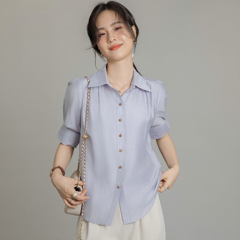 봄 여름 간절기 여성 약간 루즈핏 얇은 스트라이프 퍼프소매 카라 블라우스 데일리룩 라일락 - 상세 이미지 4