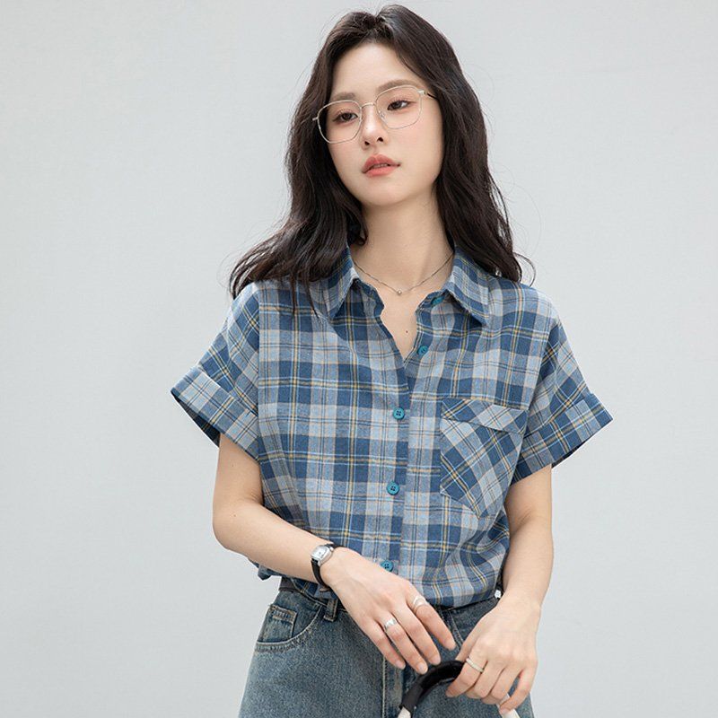 봄 여름 간절기 여성 약간루즈핏 얇은 체크 반팔 카라 셔츠 블라우스 데일리 블루 - 상세 이미지 4