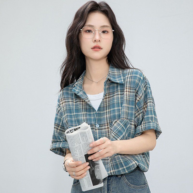 봄 여름 간절기 여성 약간루즈핏 얇은 체크 반팔 카라 셔츠 블라우스 데일리룩 블루 옐로우 - 메인 이미지