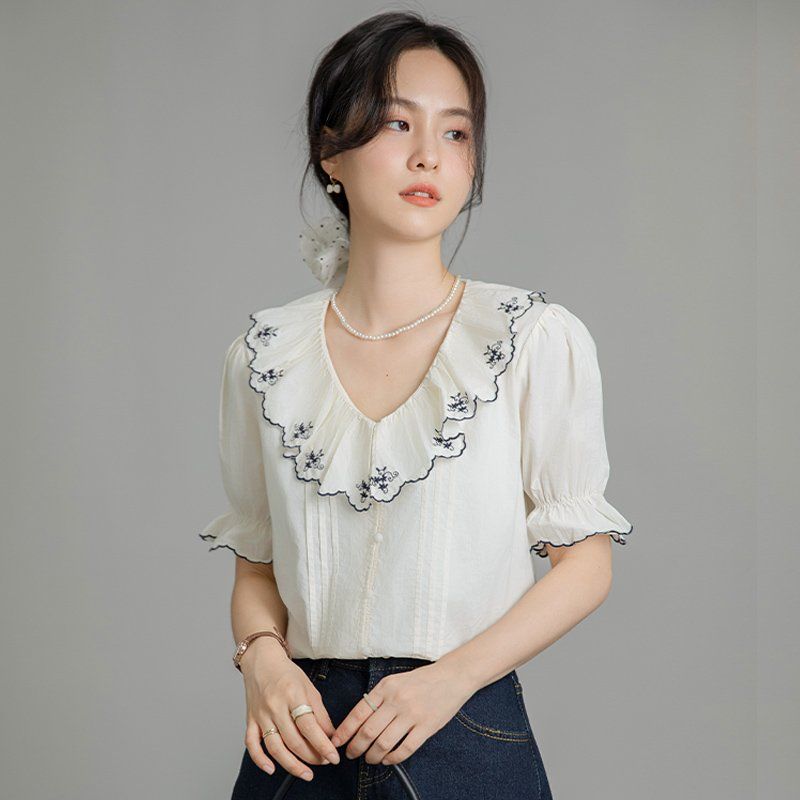 봄 여름 간절기 여성 약간루즈핏 핀턱 프릴 퍼프소매 블라우스 데일리룩 아이보리 - 상세 이미지 3
