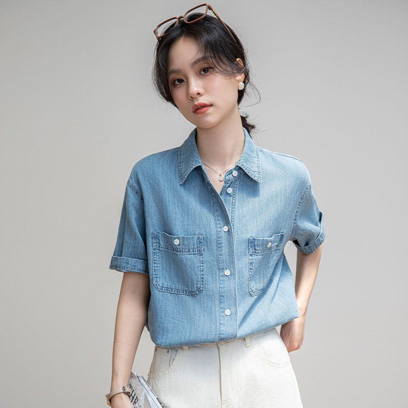 여름 간절기 여성 약간 루즈핏 얇은 데님 반팔 카라 셔츠 블라우스 캐주얼 데일리 블루 - 상품 이미지