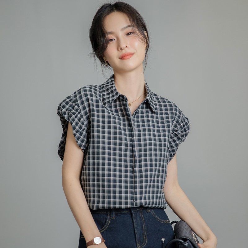 여름 간절기 여성 약간루즈핏 얇은 체크 반팔 셔링 블라우스 데일리룩 블랙 - 상세 이미지 4