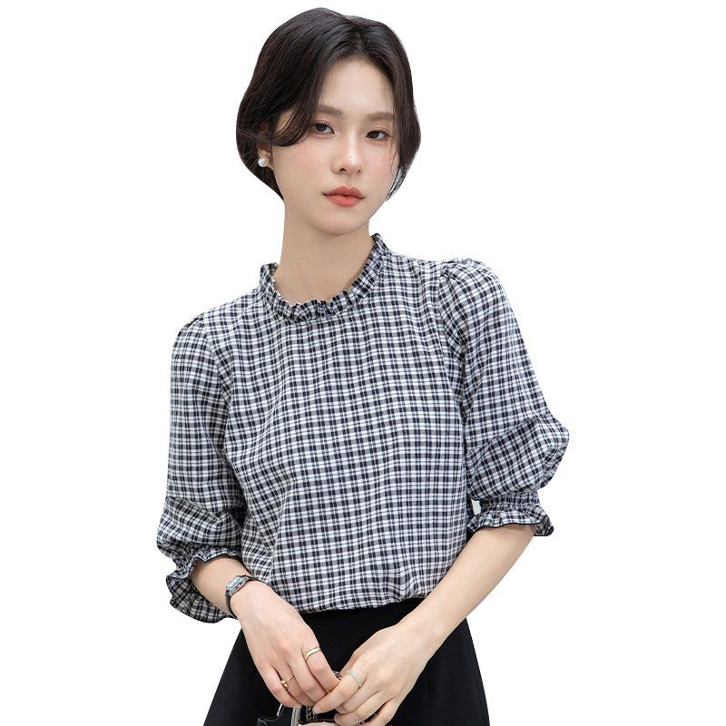 봄 여름 간절기 여성 약간루즈핏 얇은 체크 반팔 셔링 블라우스 데일리룩 블랙 - 상세 이미지 5