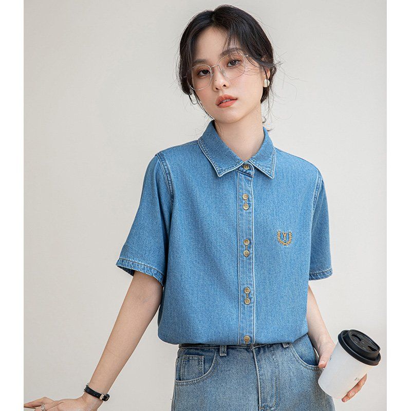 여름 간절기 여성 약간 루즈핏 얇은 데님 반팔 자수 카라 셔츠 데일리 블라우스 블루 - 상세 이미지 3