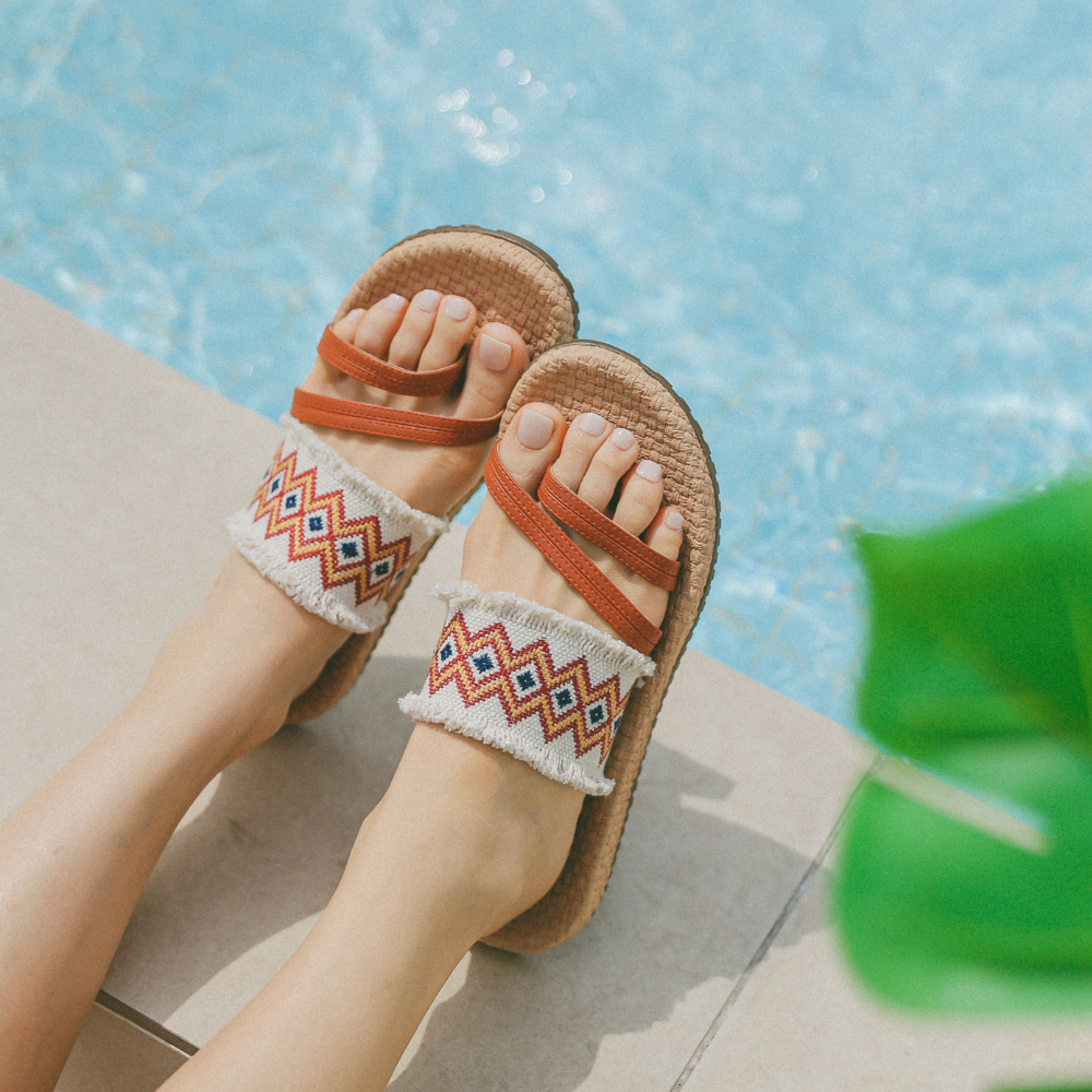 VPADA 브이파다 E14 브라운 여성 샌들