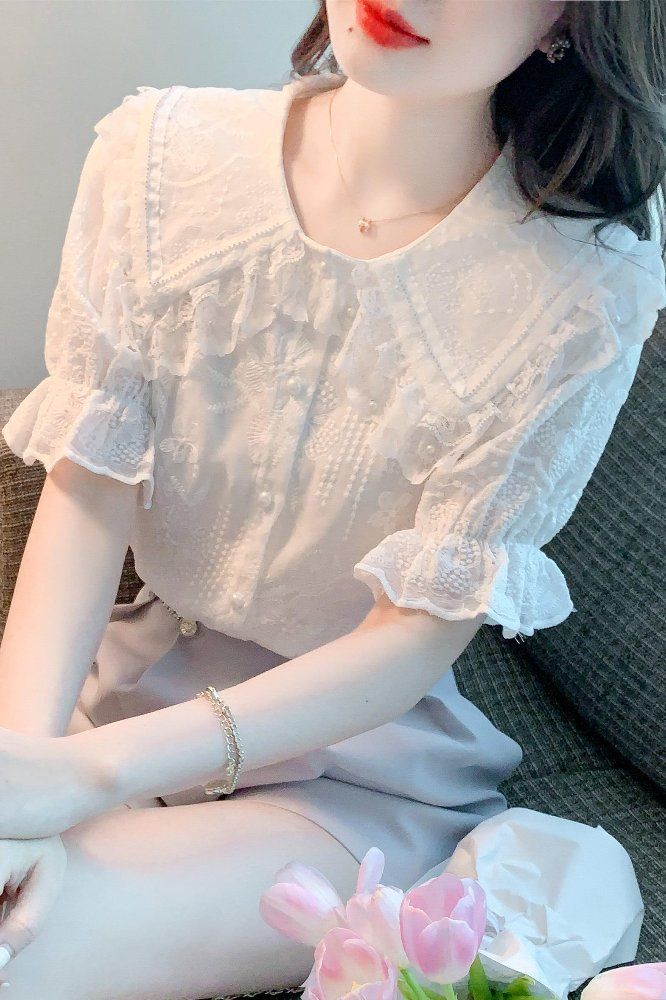 여름 여성 빅카라 레이스 플라워 펀칭 반팔 블라우스 진주장식 데일리룩 상의 화이트 - 상세 이미지 5