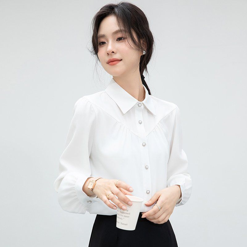 슬림핏 셔링 카라 단추 폴리 블라우스 긴팔 셔츠 봄 가을 여성 데일리 오피스룩 화이트 - 상세 이미지 2