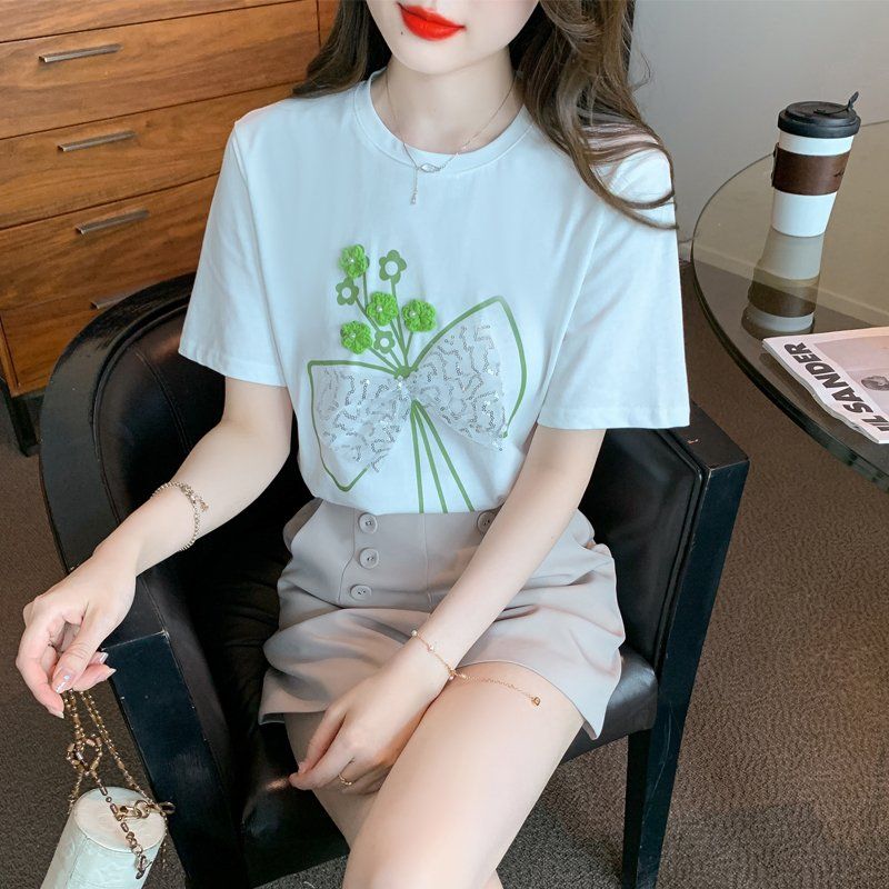 여름 여성 라운드넥 플라워 리본 스팽글 반팔 티셔츠 입체장식 데일리룩 화이트 - 상세 이미지 2