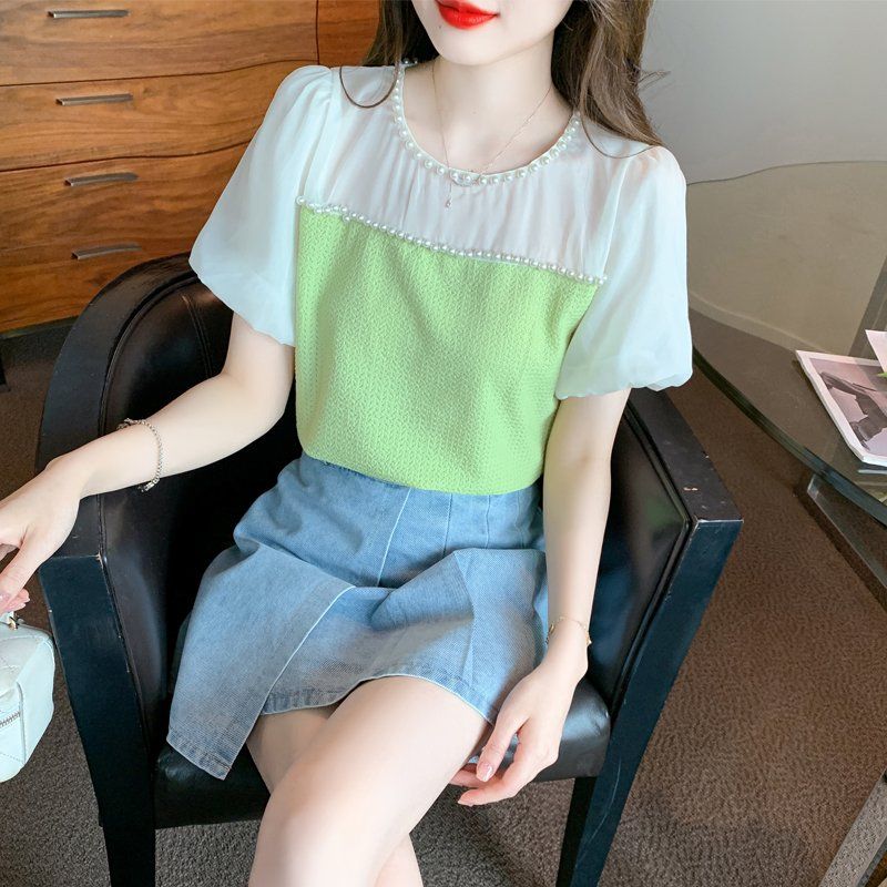 여름 여성 라운드넥 진주 배색 쉬폰 퍼프소매 반팔 블라우스 데이트룩 라임 그린 - 메인 이미지