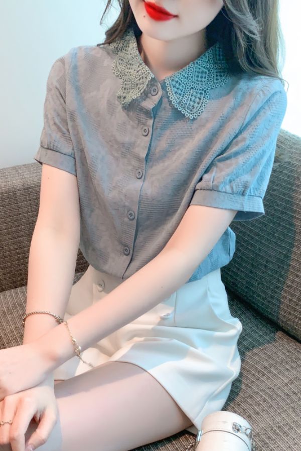 여름 여성 레이스카라 자가드 퍼프소매 반팔 블라우스 데일리룩 오피스룩 블루 - 상세 이미지 4