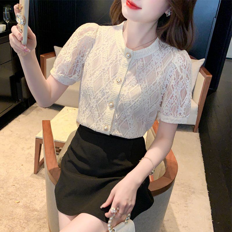여성 여름 반팔 블라우스 펀칭 레이스 라운드넥 프릴 퍼프소매 물결 슬림핏 데일리 아이보리 - 상세 이미지 3