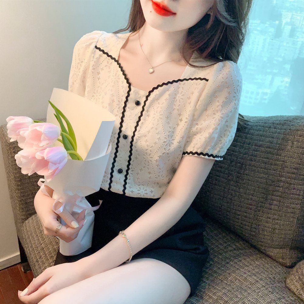 여성 여름 반팔 블라우스 티셔츠 펀칭 레이스 브이넥 퍼프소매 슬림핏 물결 데일리 아이보리 - 상세 이미지 4