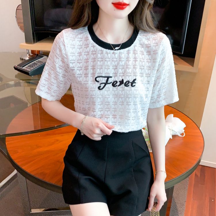 여름 여성 라운드넥 모노그램 레터링 자수 반팔 티셔츠 배색 데일리룩 화이트 - 상품 이미지