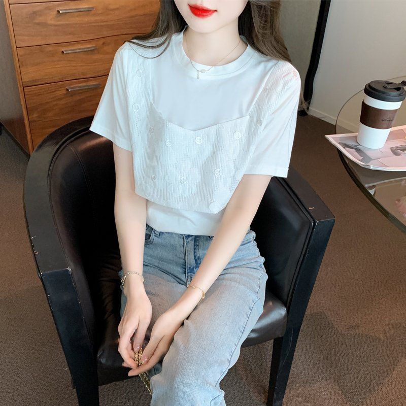여름 여성 레이어드 뷔스티에 자수 펀칭 반팔 면 티셔츠 데일리룩 화이트 - 상품 이미지