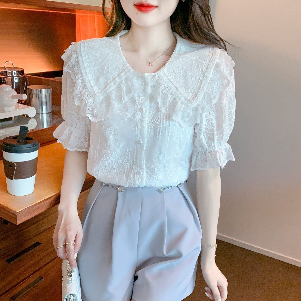 여름 여성 빅카라 레이스 플라워 펀칭 반팔 블라우스 진주장식 데일리룩 상의 화이트 - 상품 이미지