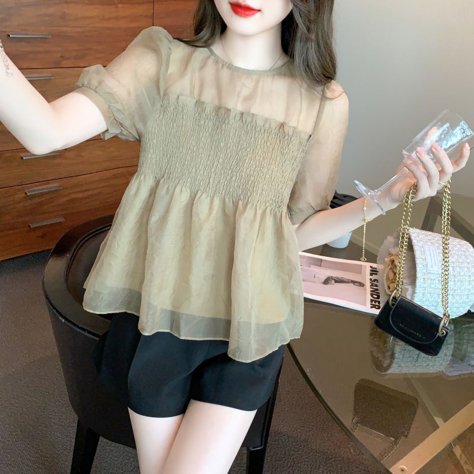 여름 여성 라운드넥 스모킹밴딩 쉬폰 퍼프소매 페플럼 슬림핏 블라우스 모카 - 상세 이미지 2