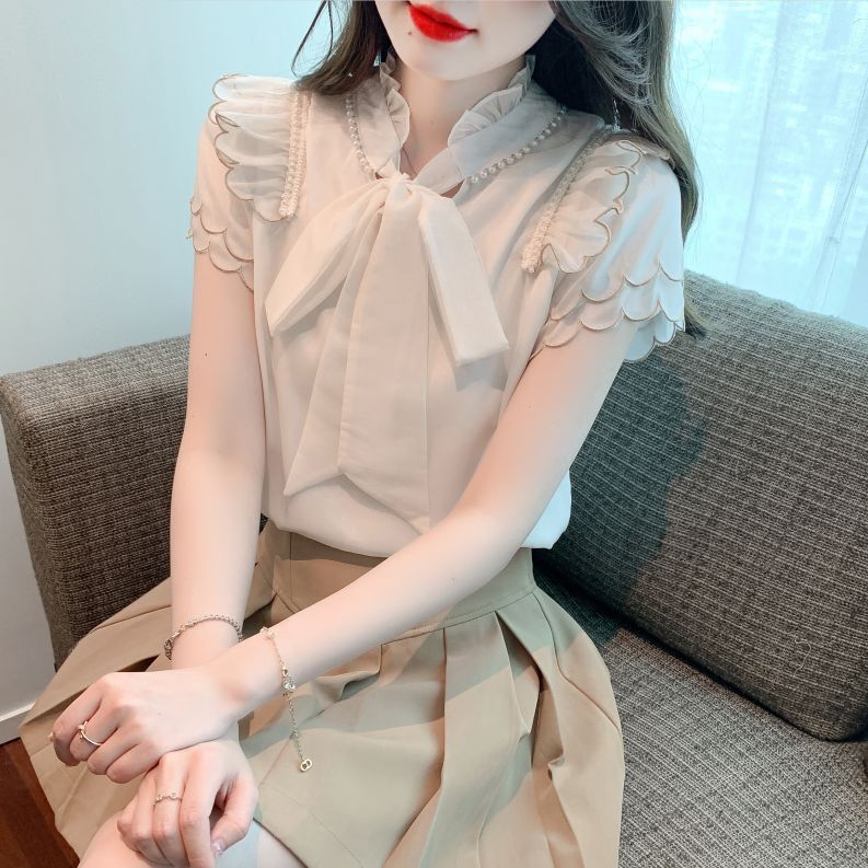 여름 여성 프릴넥 리본 스캘럽 반팔 블라우스 진주장식 오피스룩 아이보리 - 상세 이미지 3