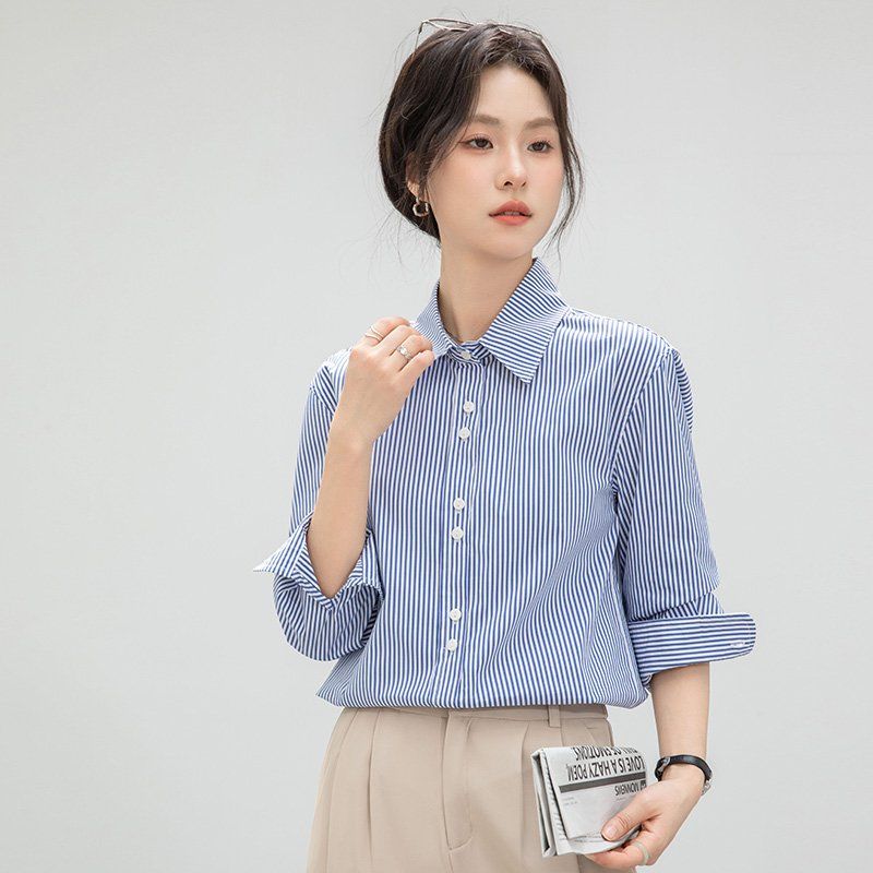 봄 가을 여성 스트라이프 카라 버튼 긴팔 블라우스 셔츠 폴리 데일리룩 오피스룩 출근룩 블루 - 상세 이미지 4